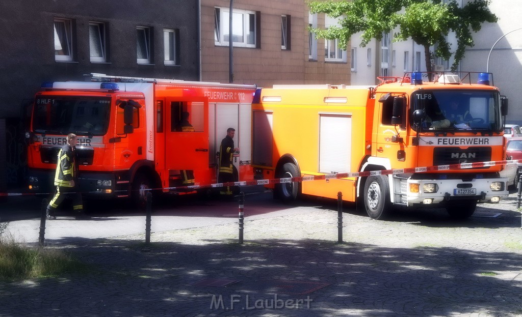 Explo Feuer 2 Koeln Kalk Hoefestr P109.JPG - Miklos Laubert